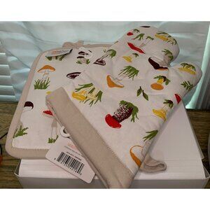 2 PC Set MuKitchen Potholder and Oven Mitt Mushrooms NWT